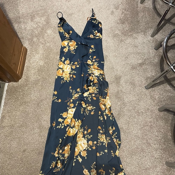 Beautiful event dress - Picture 1 of 6